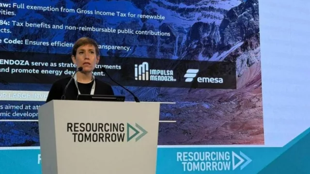 Mendoza seduce a Londres: Latorre presentó el potencial minero para la transición energética en el Business Design Centre