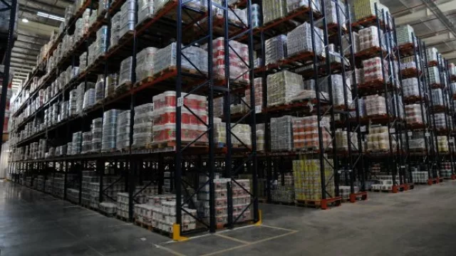 El centro de Moreno puede almacenar hasta 3 millones de litros de pintura