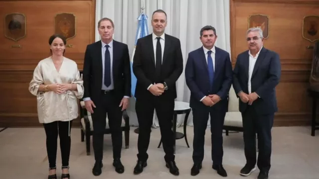 Jalil llevó a la Casa Rosada el planteo por la Ley de Glaciares y el Presupuesto 2026