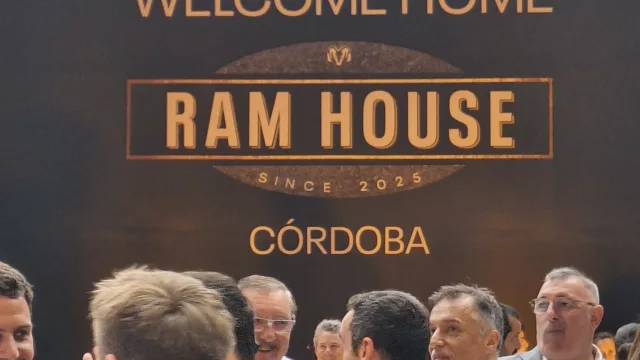 Vespasiani abrió el primer RAM House del país (una vidriera para la Dakota, producida en Córdoba)