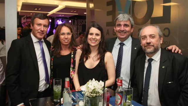 El equipo de MET animó el encuento en el departamento modelo de LOVE (Inverco).