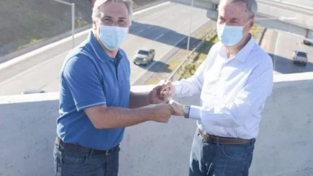 Schiaretti y Llaryora habilitaron un nuevo distribuidor de tránsito sobre la avenida circunvalación