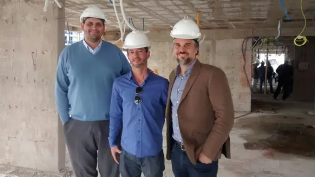 Martín Buzzetti, gerente general de Proaco, Carlos Paladino (Inmobiliaria Paladino) y Lucas Salim.