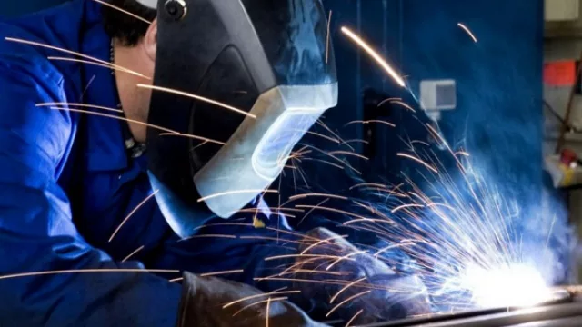 Una devaluación del 20% subiría casi 2% los costos de las Pymes