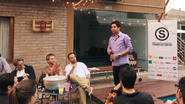 El primer pasito para una comisión de agencias "Small" ya está dado.