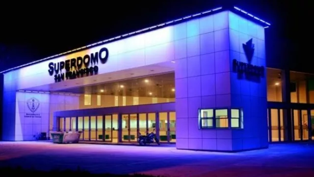 Llaryora le “copia” a Accastello (inaugura un miniOrfeo para shows internacionales)