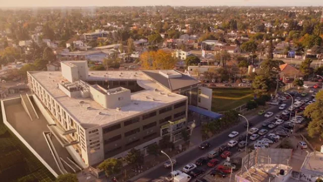 Critica demoras en atención (¡y en el estacionamiento!) del Allende del Cerro