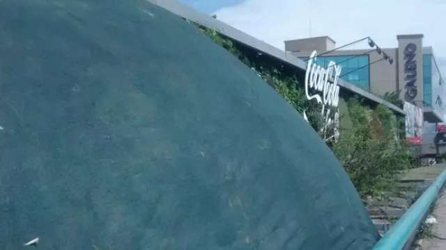 El cartel verde de Coca-Cola Life se “muda” al Kempes