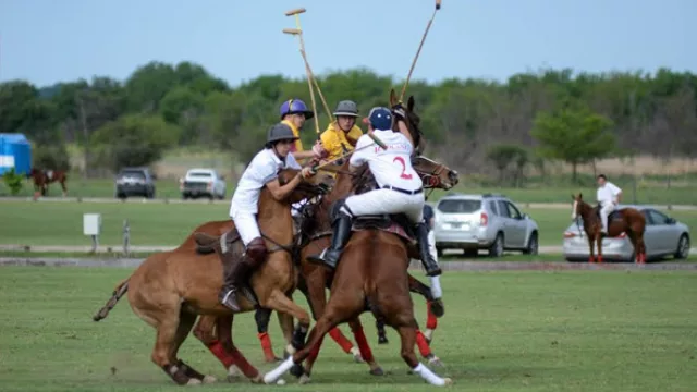 Megafiesta hípica en Pompeya Polo (800 caballos, 200 jinetes y mucho más)
