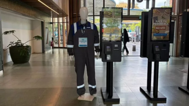 El overol de Vaca Muerta se convirtió en un fenómeno comercial impulsado por la imagen presidencial