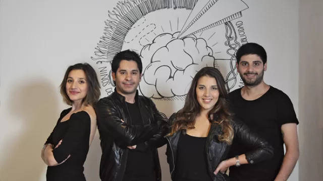 El equipo de Avión de Papel