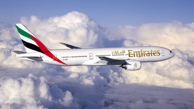 Emirates - Avión en vuelo