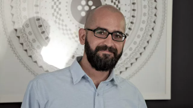 Gustavo Mauhum, redes sociales