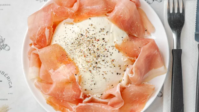 10 lugares para comer burrata en Córdoba