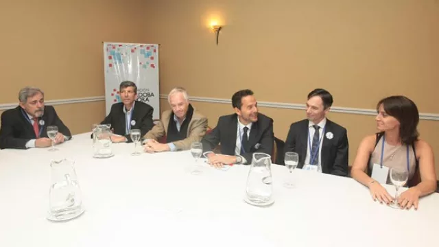 Empresarios meten los pies en el barro (Córdoba Mejora capacita a directores y arma “prueba PISA”)