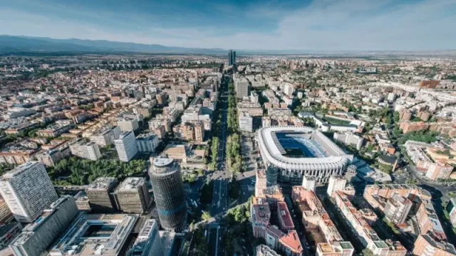 Madrid vuelve a superar sus máximos de precios en 2025, con un alza del 17%, mientras que Barcelona registra subidas del 12%