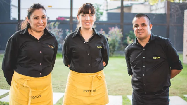 Concentradísimos. Los mozos de Mariani SG brindaron un servicio de lujo.