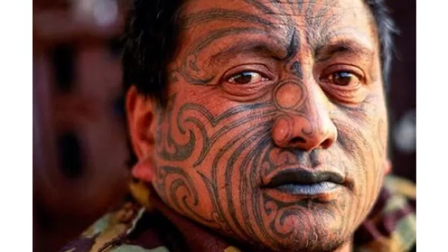 Para los maoríes, los tatuajes son parte de su identidad
