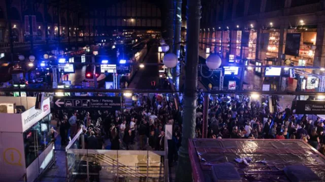 El cambio climático tiñó la Nuit Blanche de París (la ecología invade la cultura)