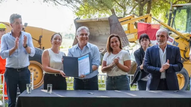 Comienzan las obras de asfalto del camino a Tinoco desde Ruta A-174: una vía clave para el entramado productivo del norte cordobés