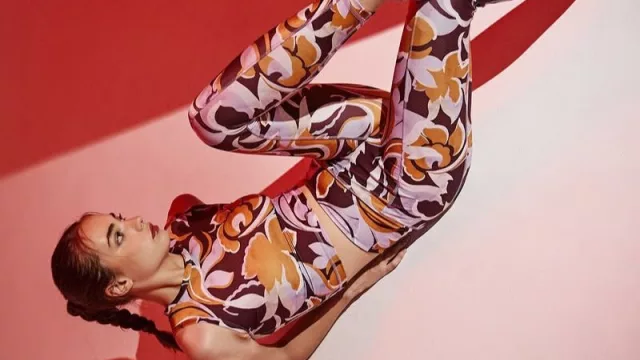 De botellas recicladas a una cápsula deportiva premium: María Páez lanza Sporty Fleur (una línea que cruza diseño, técnica y conciencia ambiental)
