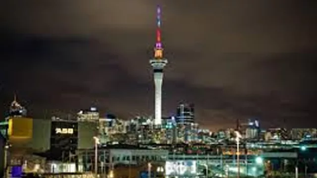 En Auckland podés hacer bungee jumping desde el edificio más alto (y es alto, ¿eh?)