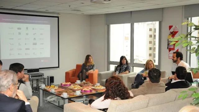El desayuno se realizó en las oficinas que la agencia tiene en el centro.