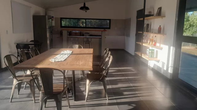 T & B Global (la constructora que ya está presente en Alta Gracia, lago Los Molinos, Calamuchita y en Tercero Arriba)