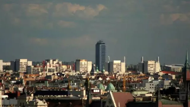 La construcción más alta de Budapest es la Universidad de Medicina llamada Ignác Semmelweis.