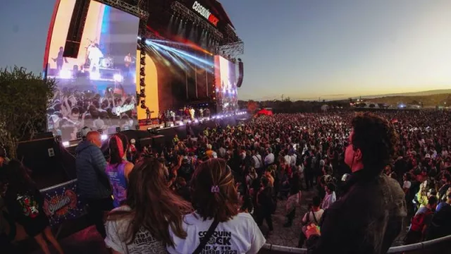 Refugio vs Fanatic en Cosquín Rock: pagar $ 450.000 o $ 950.000, ¿qué experiencia compra cada entrada?
