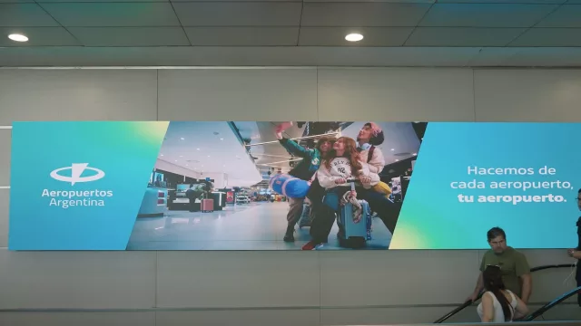 Samsung moderniza las pantallas LED de los principales aeropuertos del país (220m2 de pantallas renovadas)