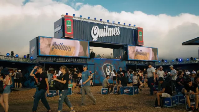 El Escenario Sur del Cosquín Rock 2026 tiene “dueño”: Quilmes acompañará el espacio más rockero del festival (Divididos, Las Pelotas, Guasones y más)