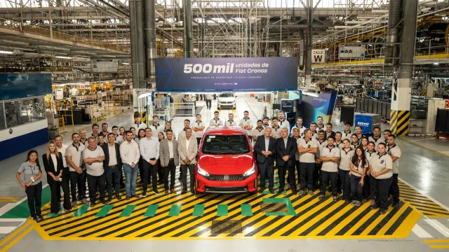 El Fiat Cronos llegó a las 500.000 unidades producidas en la planta de Stellantis en Córdoba (auto líder durante 3 años consecutivos)
