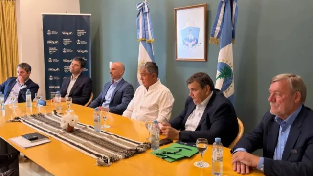 Figueroa reunió nuevamente a la Mesa de Competitividad de Vaca Muerta y pidió definiciones para financiar obras clave