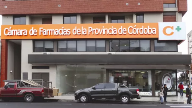 Hipercoopetencia: 1 farmacia cada 800 personas (cámara abre sede en esquina icónica)