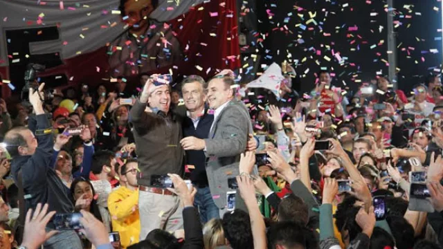 Mestre cerró su campaña con Macri y presentó  Plan de Movilidad para CBA