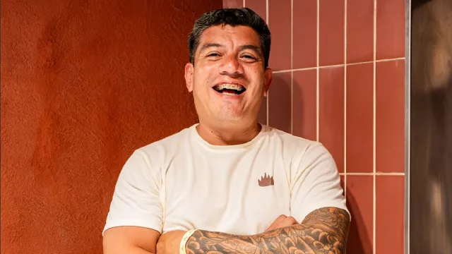 El chef Leo Orellana nos cuenta cómo es Pue!, su nuevo local de empanadas en el Centro