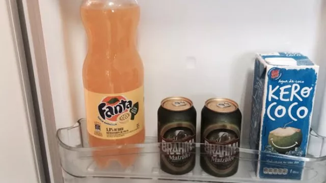 La heladera de Carola Aciar en Brasil.