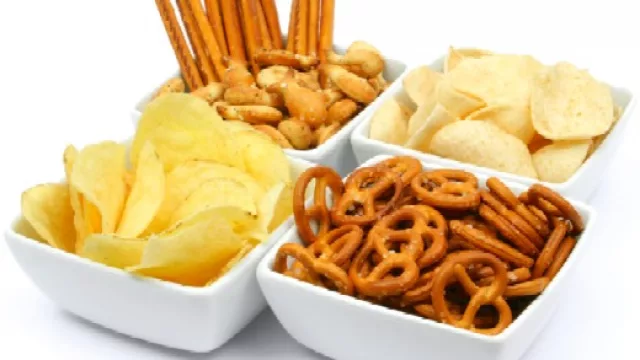 Vermú con papas fritas y…