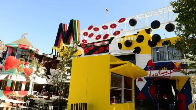 Sería inminente el cierre del Bar Museo La Mona (qué pasó entre Carli Jimenez y sus 5 socios)