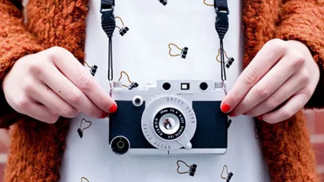 El teléfono se convirtió prácticamente en una cámara y de esta forma se hace explícita la comparación.