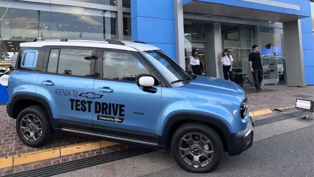Chevrolet pisa fuerte en Córdoba con su ofensiva eléctrica (Spark EUV líder 2025 y la llegada de la Captiva PHEV 2026)