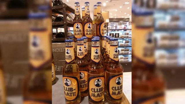 Bebida con yerba, en Francia.