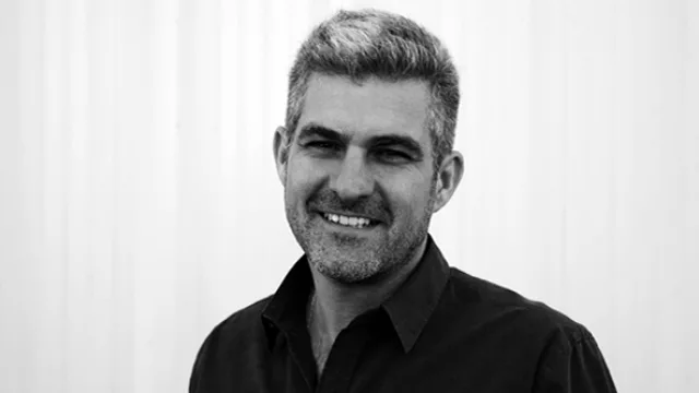 Sebastián Santiago, Gerente Comercial