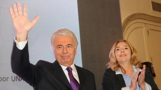 “Acá no hay palabras vacías, ni cotillón” (De la Sota muestra las cartas de su gabinete)