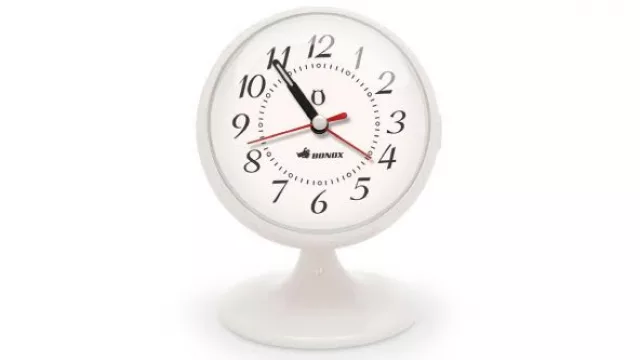 Hoy regalamos un Retro Clock Mandarina