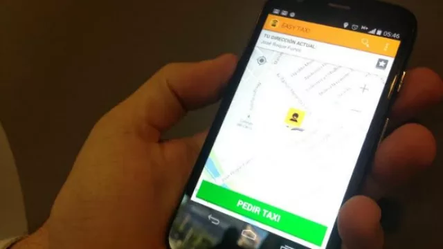 Easy Taxi ya genera la mitad de los viajes