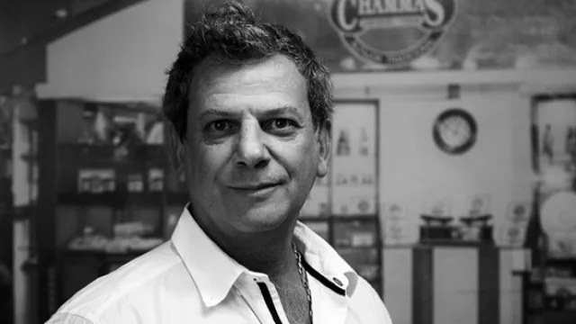 Matías Finocchietti, Director