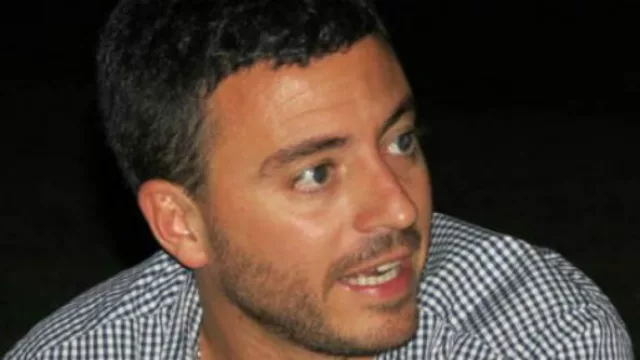 De Loredo sale a pedir votos (y dice que Mestre no escucha a los vecinos)