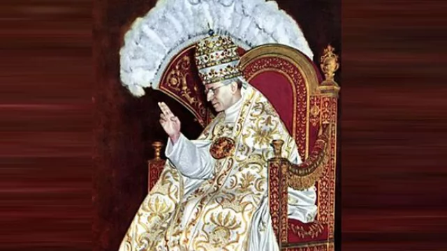 Papa Pio XII usando la silla gestatoria en 1939.